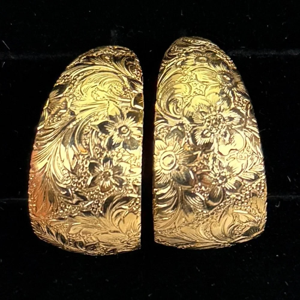 Beautiful, lightweight etched, goldtone, wide costume earrings
